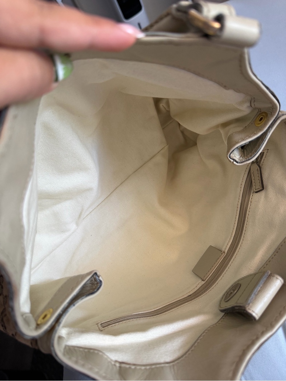 Gucci Beige Brown GG Canvas Shoulder Bag with Leather Trim - Picture 4 of 14